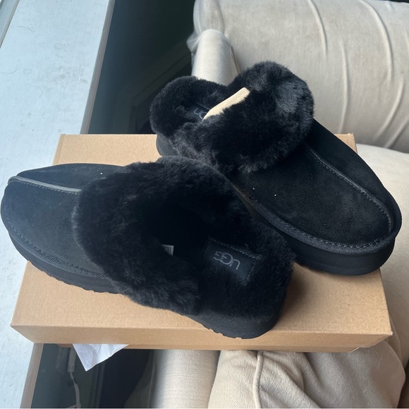 Brand New Black Disquette Ugg Slippers - Picture 3 of 4